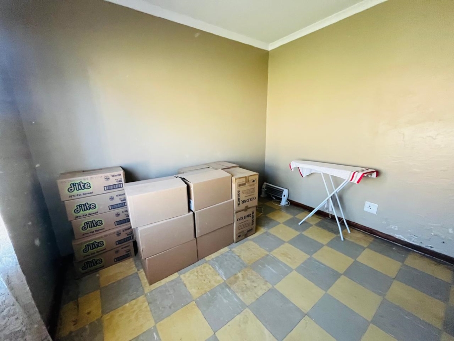 3 Bedroom Property for Sale in Molifi Tau Kloof Free State